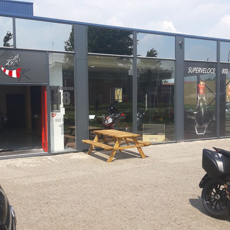Foto bij de review van Johan Verkleij